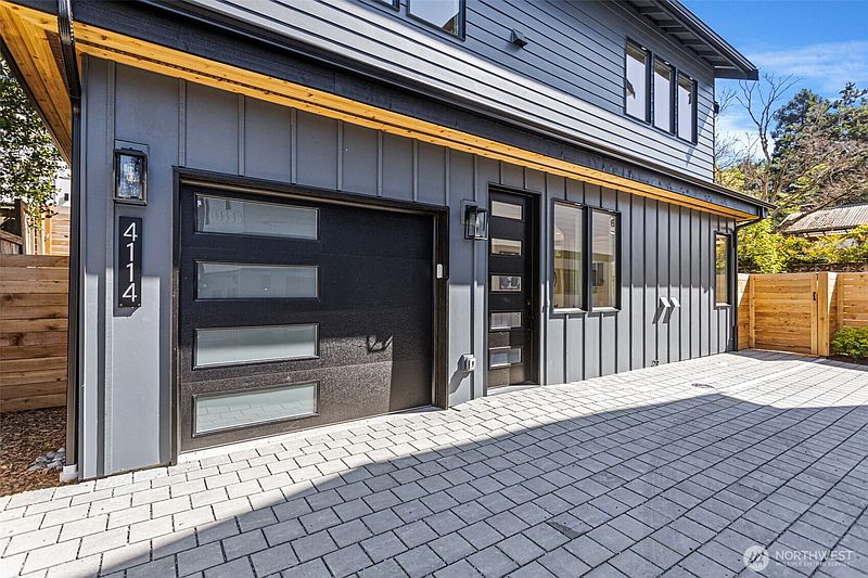 3rd image of 4114 NE 60th Street