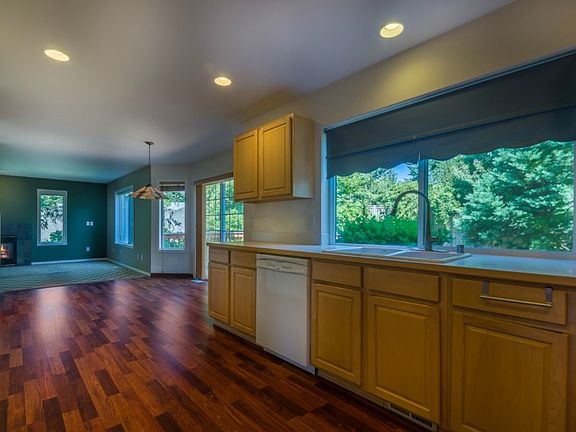 4th image of 7119 64th Street Ct W