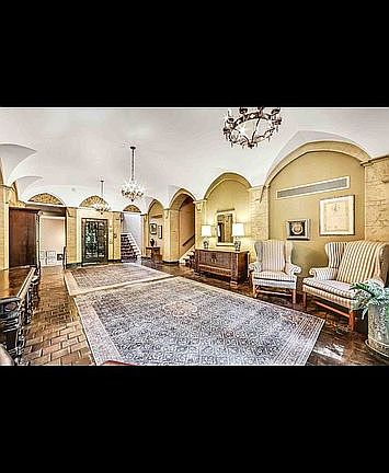 3rd image of 704 W 6th Ave APT 605-606