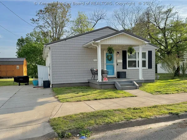 702 Ashton St, Ravenswood, WV 26164