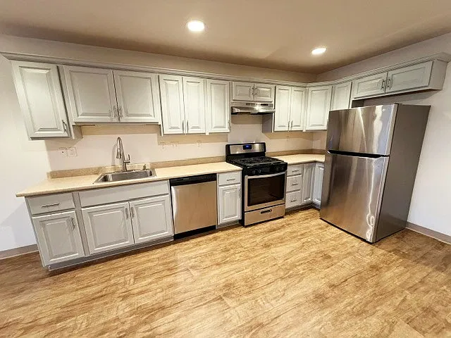 323 Washington St — Photo 2