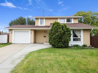 6816 40th Ave NW, Edmonton, AB T6K 1B4