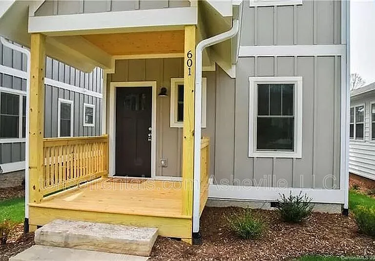 601 Fairview Rd — Photo 3