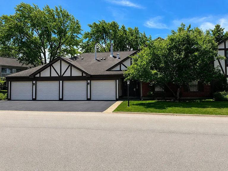 1327 Williamsburg Dr #B1 — Photo 5