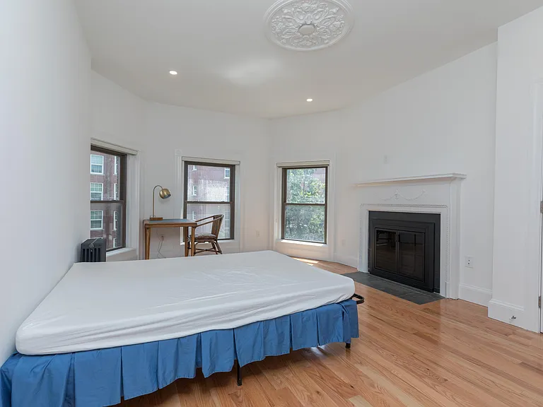 31 Bay State Rd #4 — Photo 18