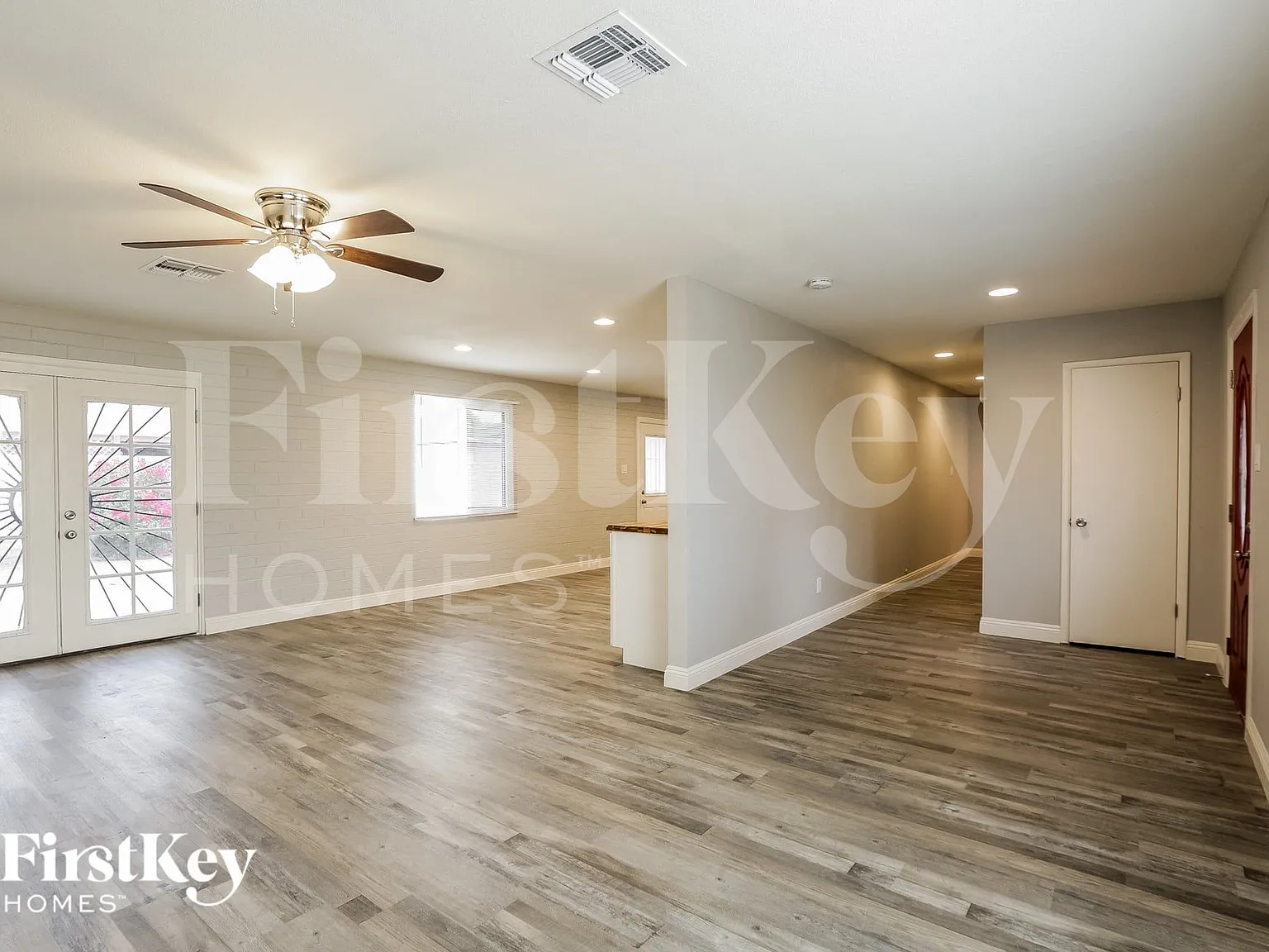 3 bed, 2.0 bath, 2116 sqft, $2,365 — Photo 3