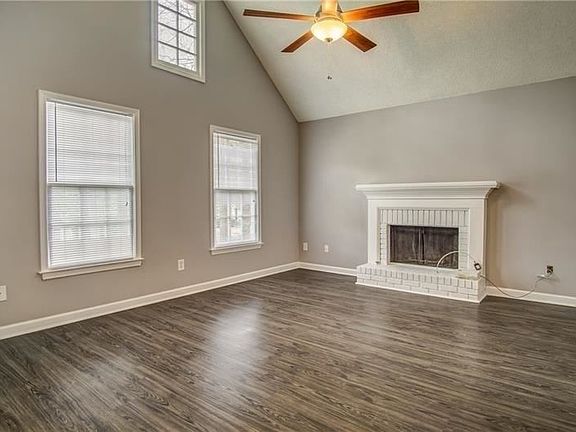 3rd image of 4119 Huntcliff Dr