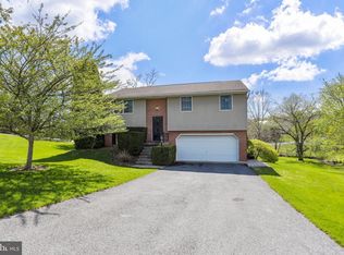 1717 Elizabeth Ct, Chambersburg, PA 17202