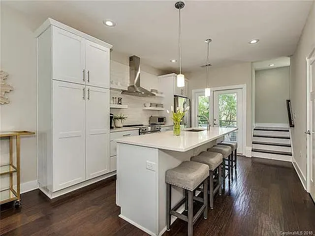 2830 Youngblood St — Photo 4