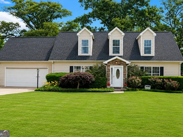 40 Lake Charles Xing, Covington, GA 30016