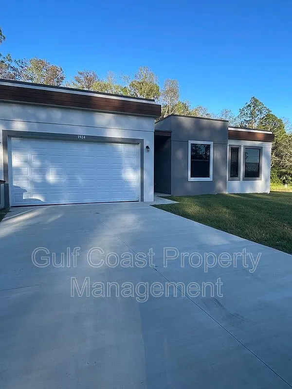 3 bed, 2.0 bath, 1310 sqft, $1,700 — Photo 2