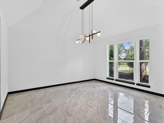 3rd image of 5218 Timber Shade Dr