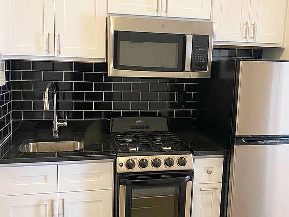 4th image of 21 Leroy St APT 8