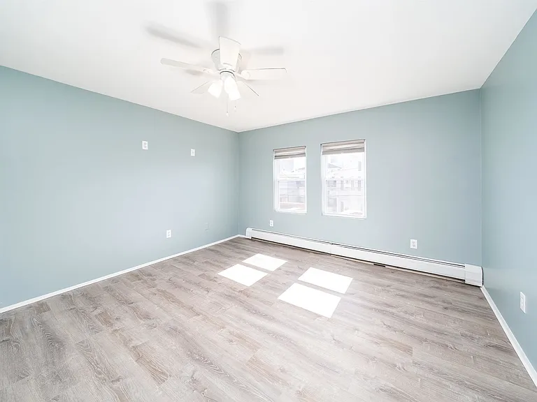 43 W 9th St #6 — Photo 3