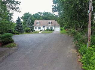 5 Green Point Ct, Ledyard, CT 06339