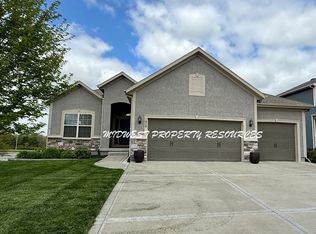 1828 NE Riley Dr, Lees Summit, MO 64086