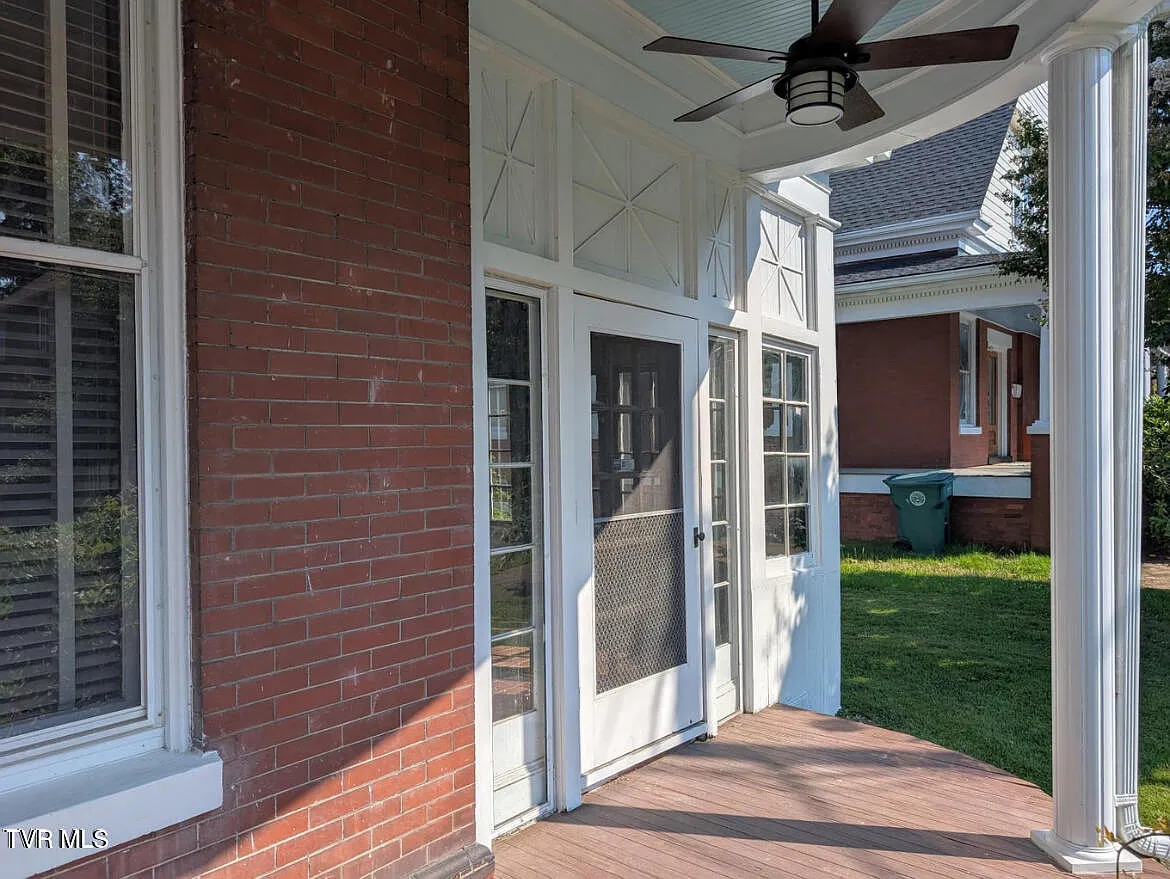 1 bed, 800 sqft, $1,250 — Photo 2