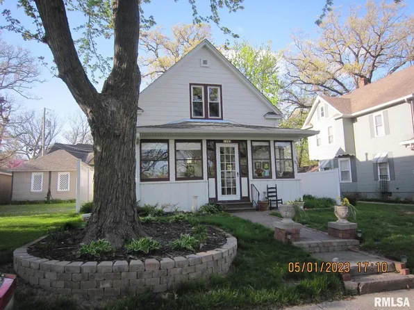 1593 34th Ave, Moline, IL 61265