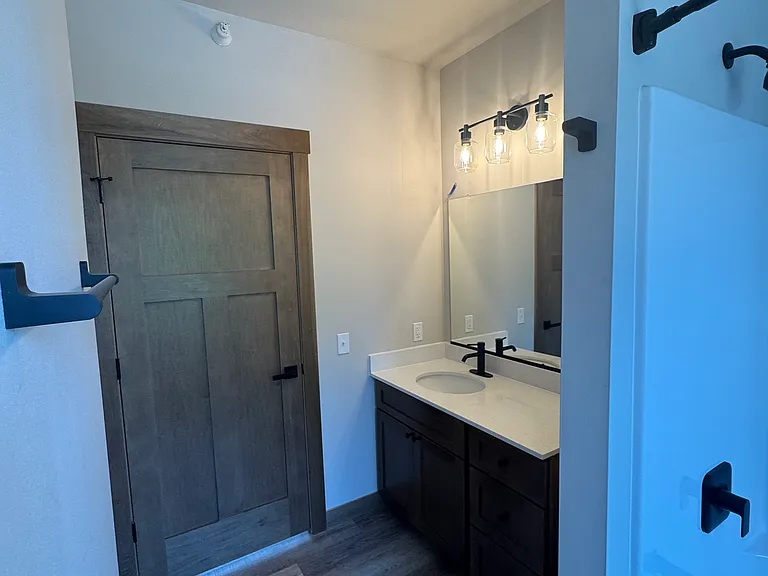 600 W Hickory St #13 — Photo 7