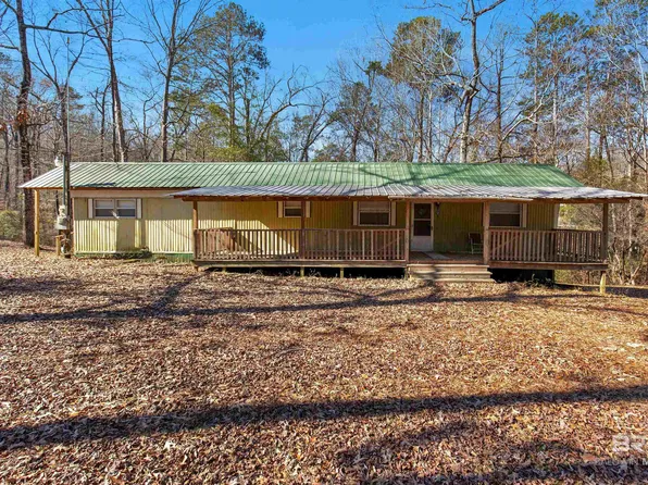 17 Pine Ct, Camden, AL 36726