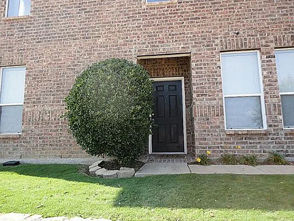 2nd image of 3012 Muirfield Dr