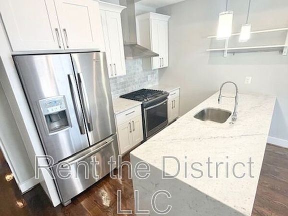 2nd image of 913 12th St NE #2