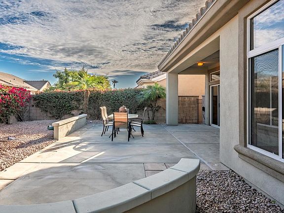 3rd image of 78668 Kentia Palm Dr