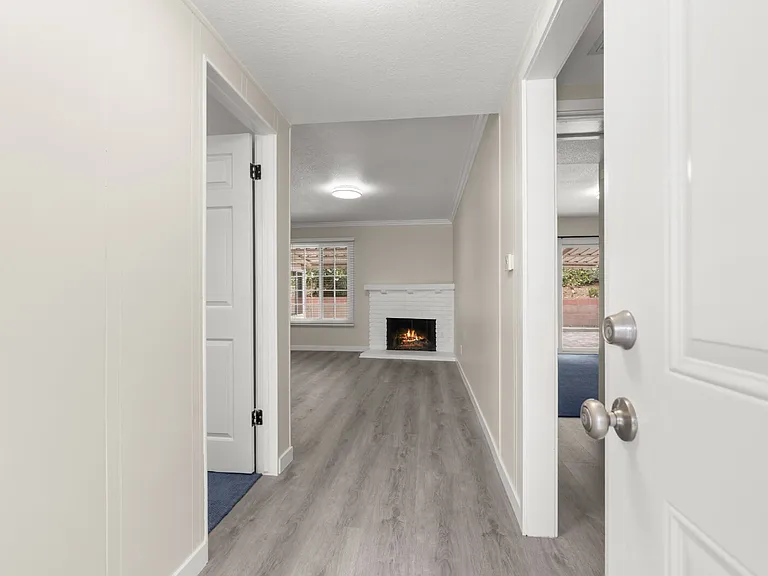 11518 Toerge Dr — Photo 5