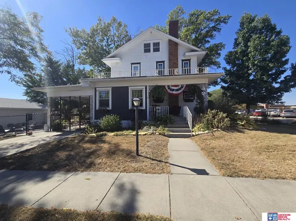 239 Park Ave, Hebron, NE 68370