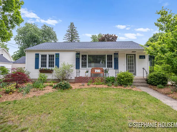 372 Adolph Ave NE, Rockford, MI 49341