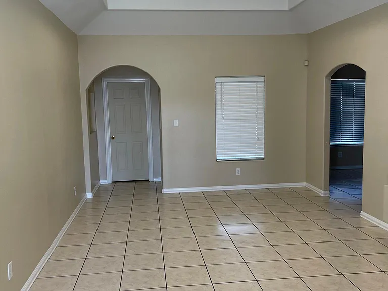 4616 Swallow Ave — Photo 21