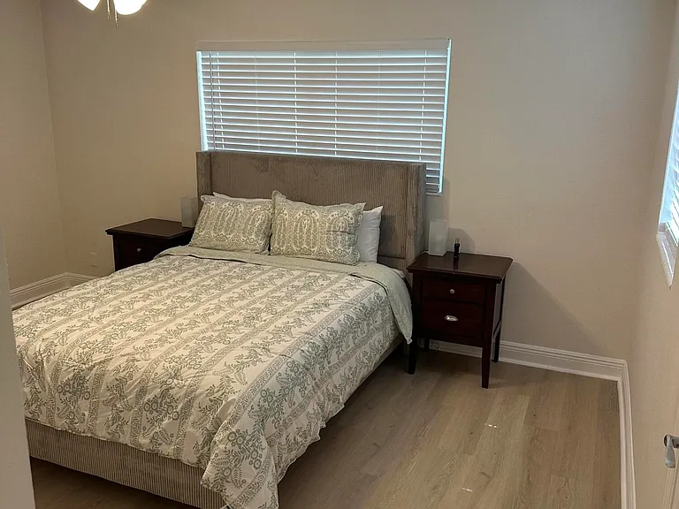 192 SE 27th Ct — Photo 12