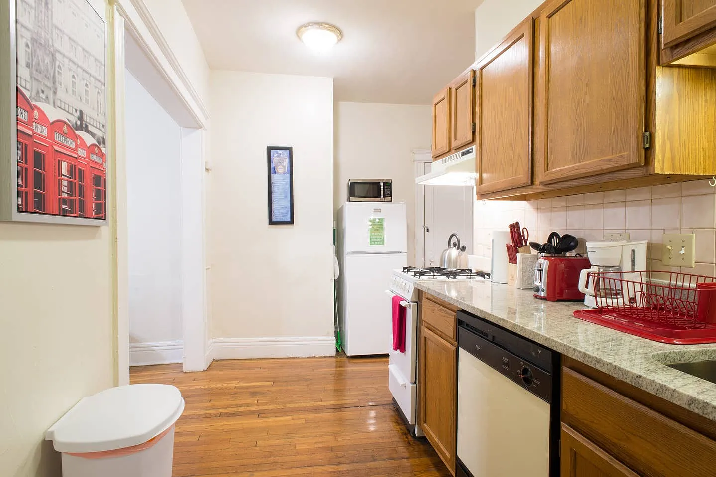 2 bed, 750 sqft, $3,500 — Photo 3