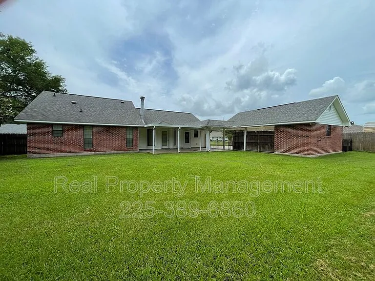 2422 Riverside Dr — Photo 28