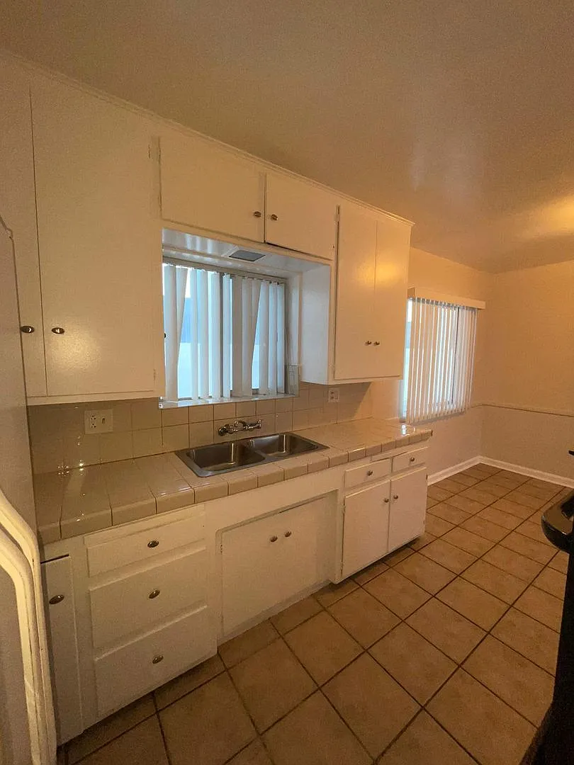 11185 Carson Drive — Photo 4