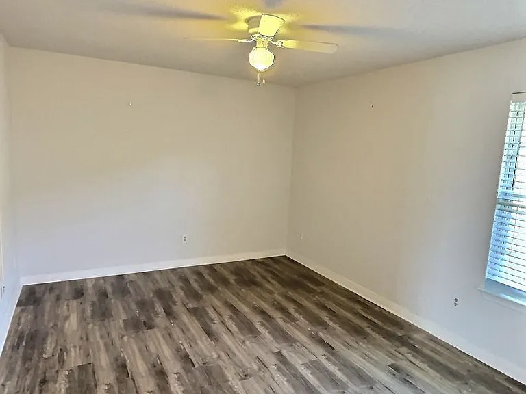 875 Laurelwood Dr — Photo 12