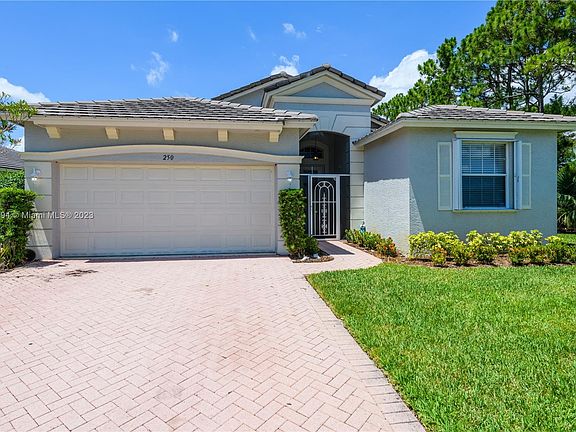 2nd image of 250 SW Lake Forest Way