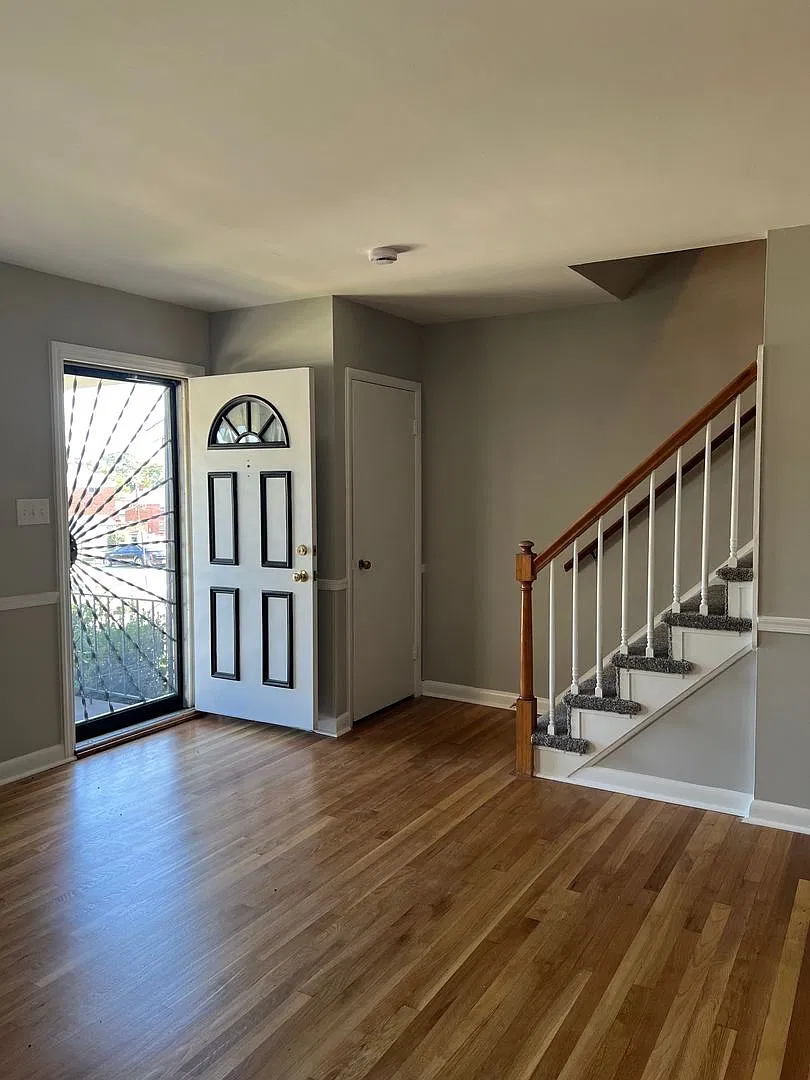 Beautiful 3 Bedroom 1.5 Bathroom — Photo 3