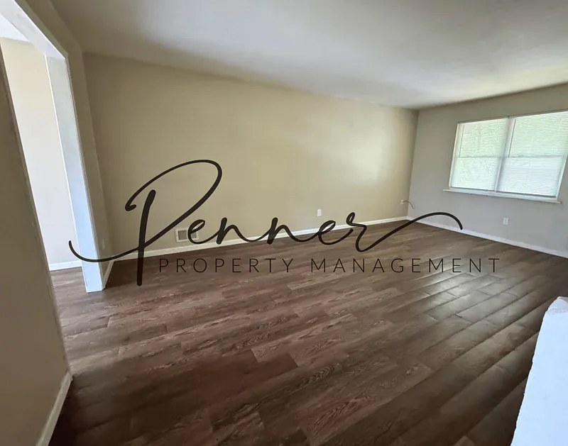 3 bed, 2.0 bath, 1427 sqft, $1,295 — Photo 2