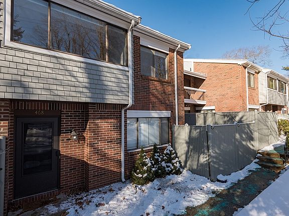 2nd image of 468 Island St Unit 468