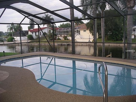 3rd image of 40 Waterford Dr