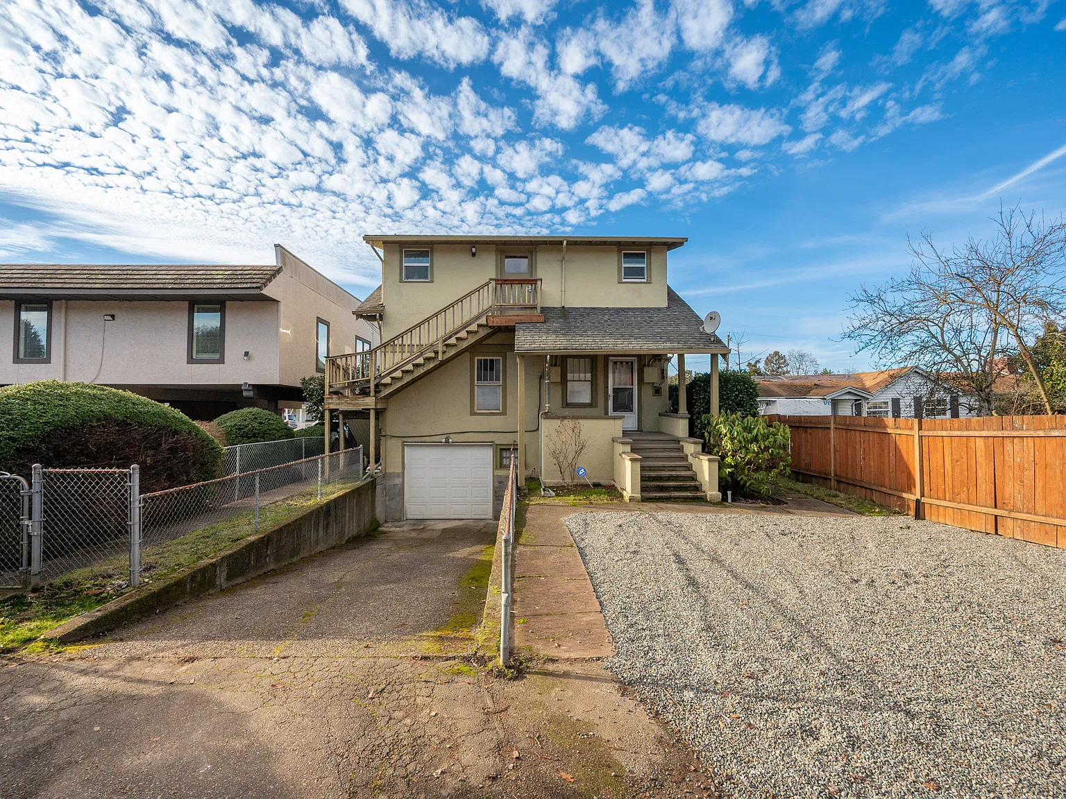 2 bed, 1.5 bath, 2600 sqft, $2,700 — Photo 2