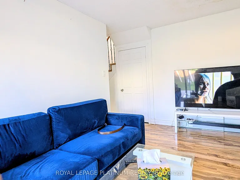 4 Gervais Dr — Photo 18