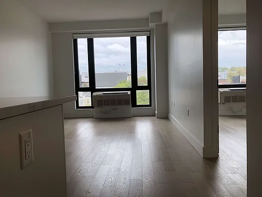 Rented by Tapiro Realty | media 4