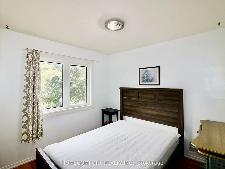 12 Banbury Ct — Photo 32