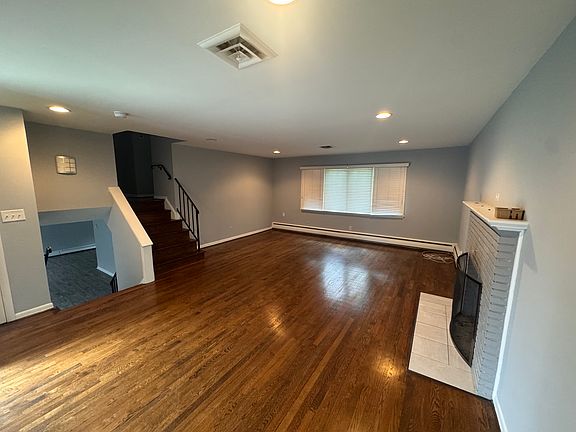 3rd image of 601 Sadler Rd