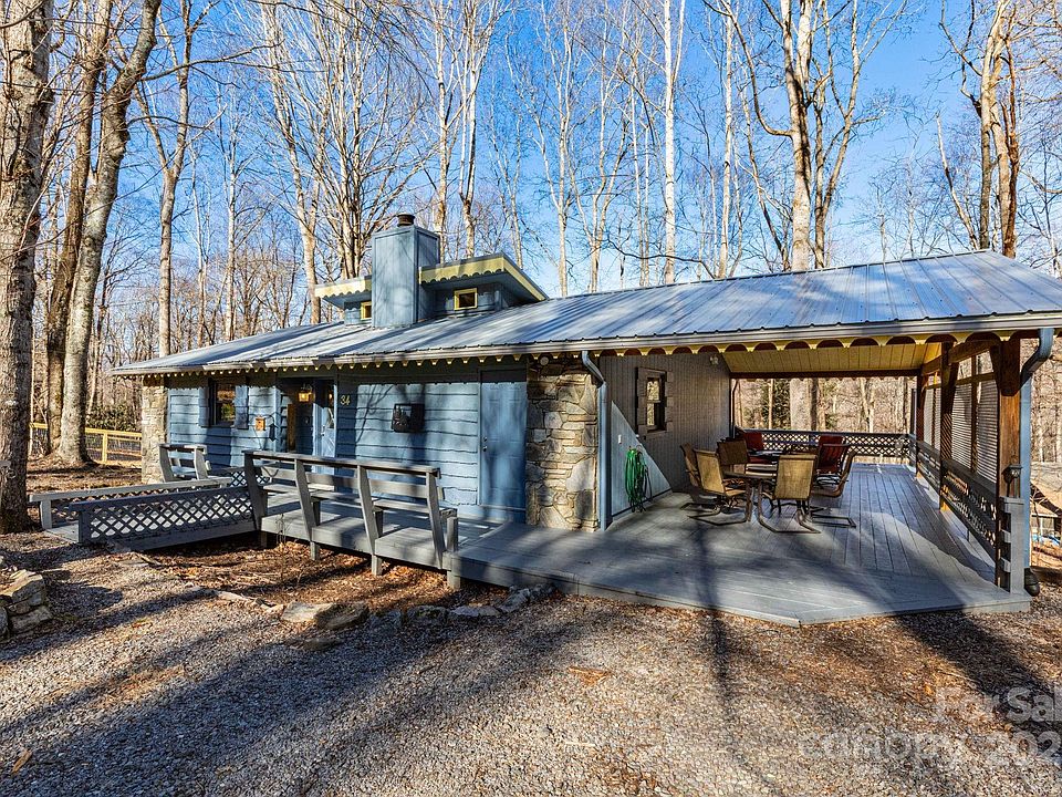 1st image of 34 Oakridge Dr