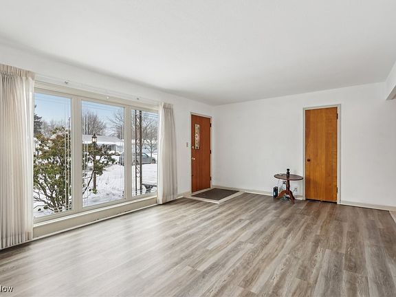2nd image of 10099 Newkirk Dr