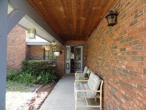 5th image of 303 Wood St