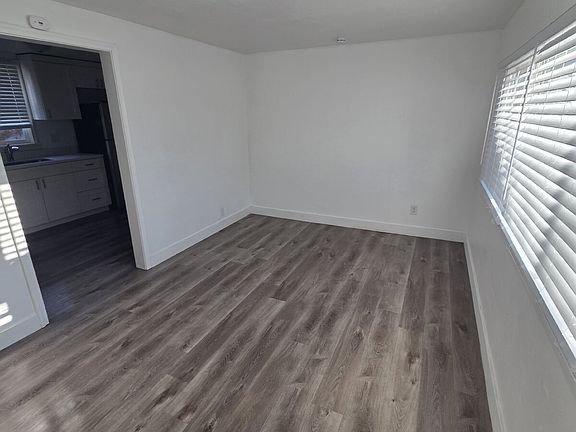 4th image of 759 E Scott Ave